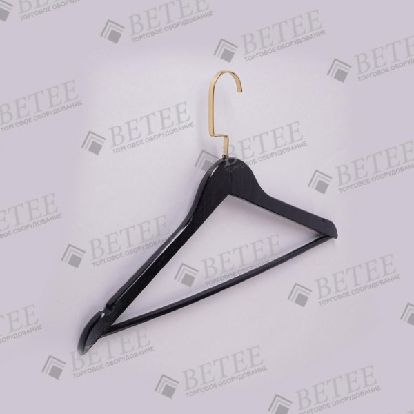 plechiki-dlya-odezhdy-iz-dereva-s-perekladinoj-chernye