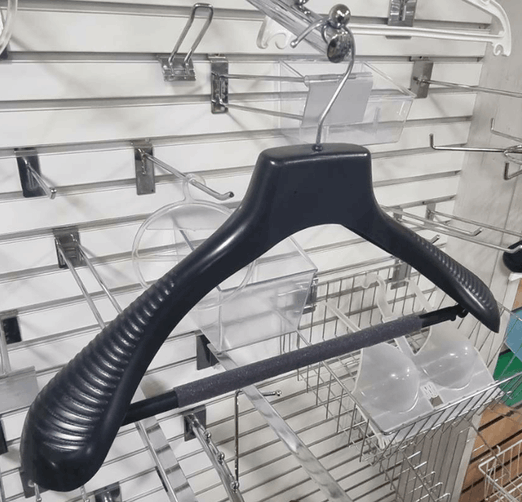 вешалка-для-верхней-одежды-пластиковая-L450мм-плечо69мм-VK4510P