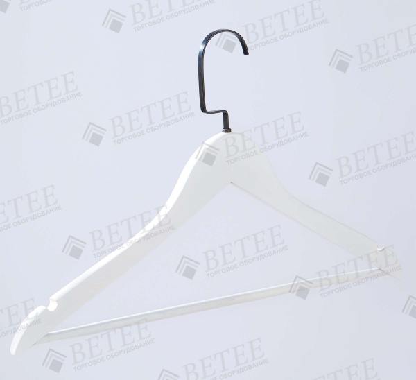 plechiki-dlya-odezhdy-iz-dereva-s-perekladinoj-450mm-cvet-veshalki-belyj-cvet-kryuchka-chernyj