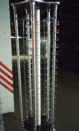 stojka-dlya-ochkov-napol'naya-s-zamkami-1900mm-HG7616-02