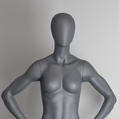 манекен серый