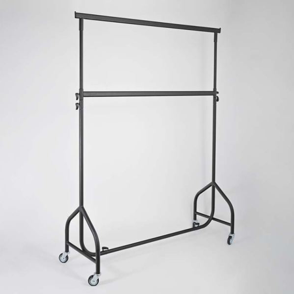 veshalka-stojka-na-kolesah-napol'naya-cvet-chernyj