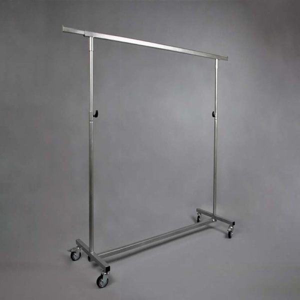 rejl-na-kolesah-dlya-odezhdy-seryj-ST063