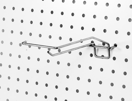 kryuchok-dlya-ekonompaneli-s-cennikoderzhatelem-150mm-cink-01