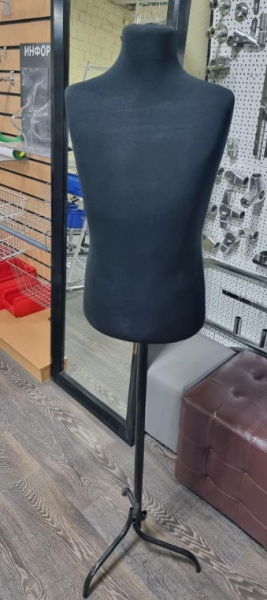 maneken-portnoj-detskij-na-chernoj-nozhke-m019