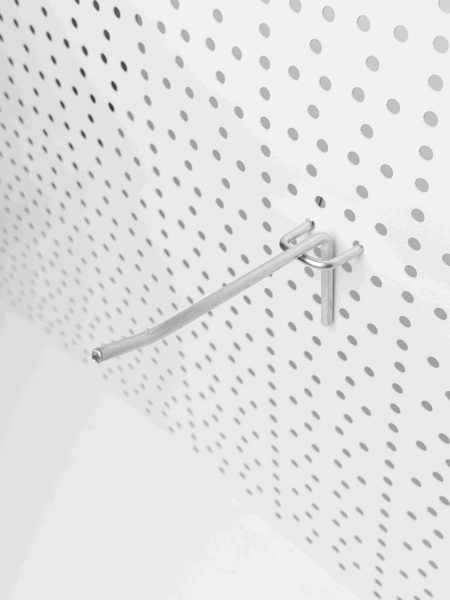 kryuchok-dlya-perforirovannyh-stellazhej-d-5mm-dlina-100mm-pokrytie-cink-shag-25mm