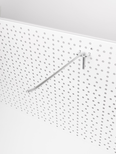 kryuchok-dlya-perforirovannyh-stellazhej-d-5mm-dlina-200mm-pokrytie-cink-shag-25mm