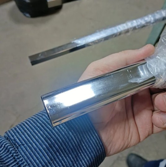 truba_oval'naya_hrom_3015_03