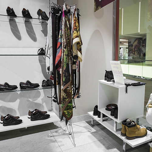 stoyka-dlya-bizhuterii