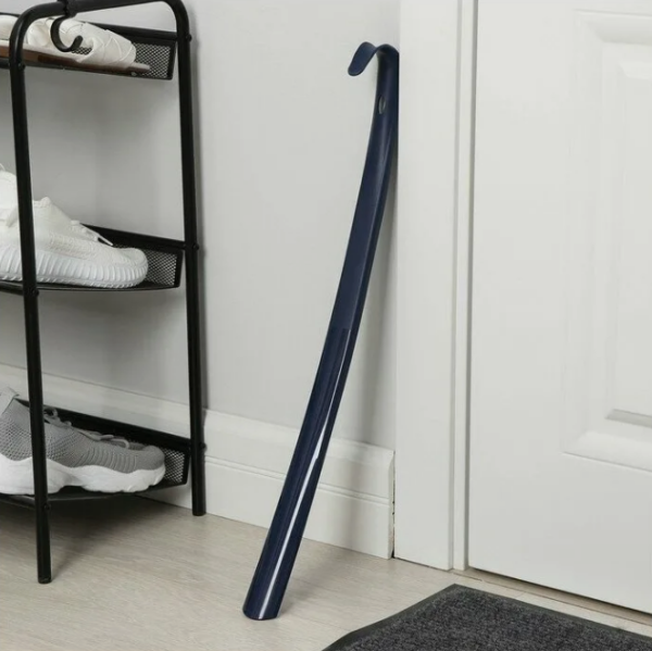 ложка-рожок-для-обуви-58см-черный-пластик