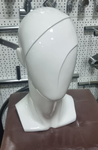 голова мужская белая