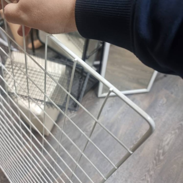 reshetka-torgovaya-belaya-razmer-1500h700mm-st02