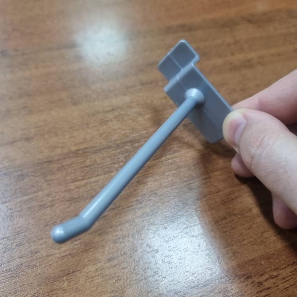 kryuchok-dlya-ekonompanelej-plastikovyj-metallik-100mm-d-5mm_02