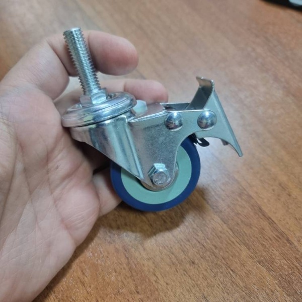 koleso-povorotnoe-s-boltom-m10-d-50mm-seraya-rezina-s-tormozom_03