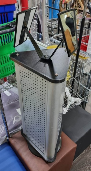 Stojka_dlya_bizhuterii_nastolnaya_02