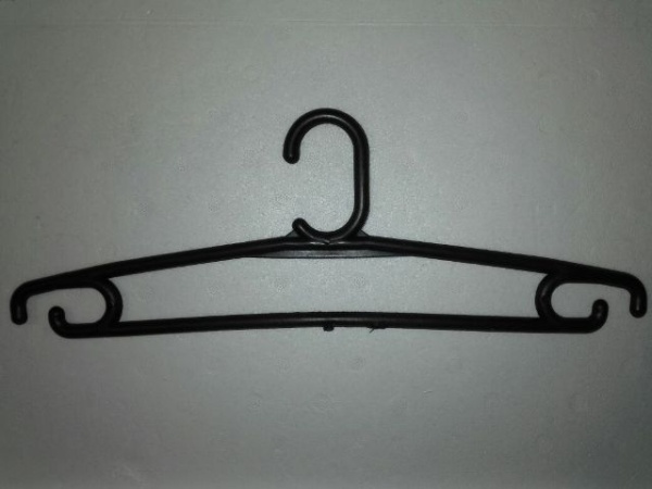 veshalka-podrostkovaya-dlya-odezhdy-330mm-plastikovaya-chernaya_03