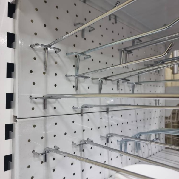 perforirovannaya-stenka-665h350mm-cvet-belyj_02