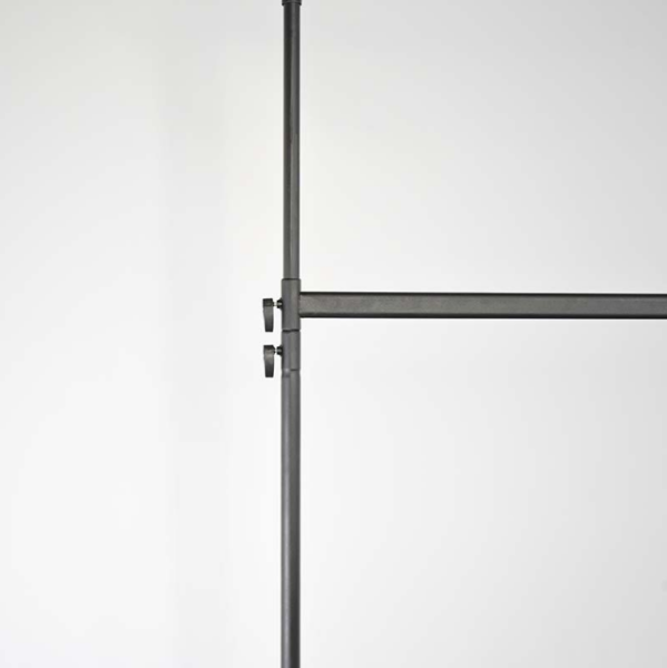 veshalka-stojka-na-kolesah-napol'naya-cvet-chernyj-03