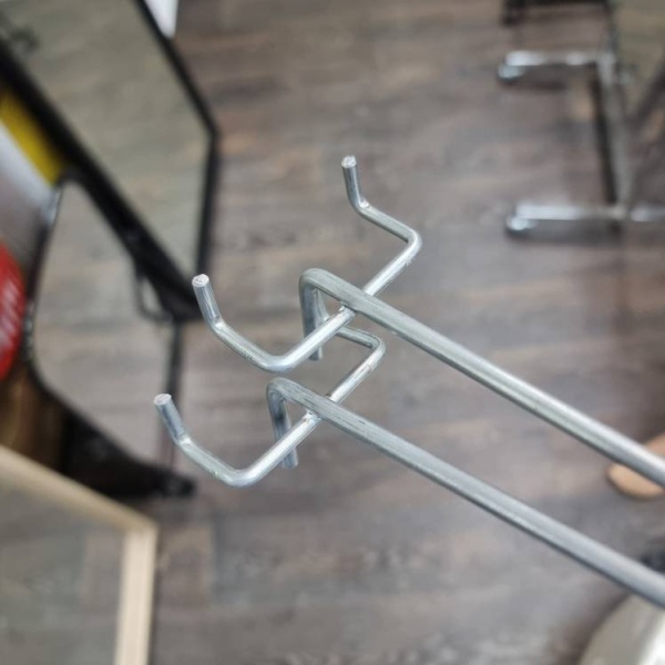 podstavka-cink-dlya-golovnyh-uborov-5-185-185-120mm-art-ekms5118120_02