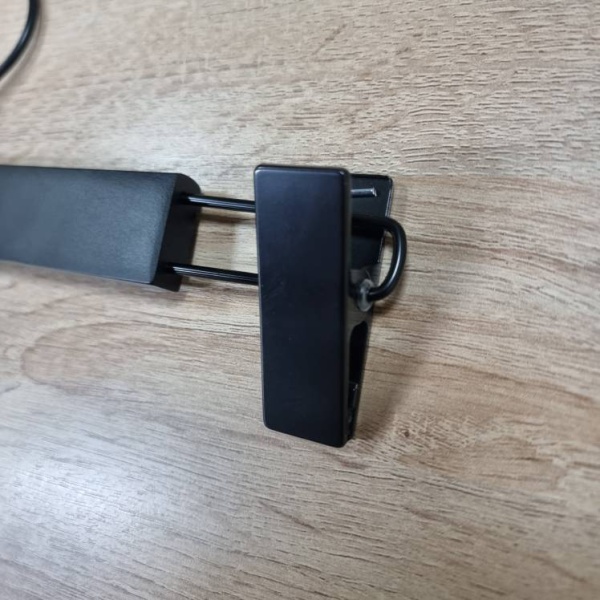 вешалка-из-дерева-для-одежды-брючные-с-прищепками-320мм-цвет-черный-крючок-черный_03