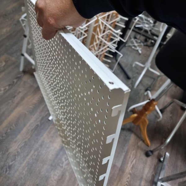 perforirovannaya-stenka-1000h350mm-cvet-belyj_03