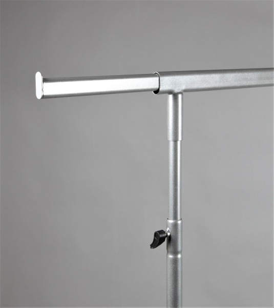 stojka-dlya-verhnej-odezhdy-na-kolesah-veshalo-napolnaya-cvet-seryj-h-1420-2250mm_04