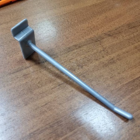 kryuchok-dlya-ekonompanelej-plastikovyj-metallik-150mm-d-5mm_03