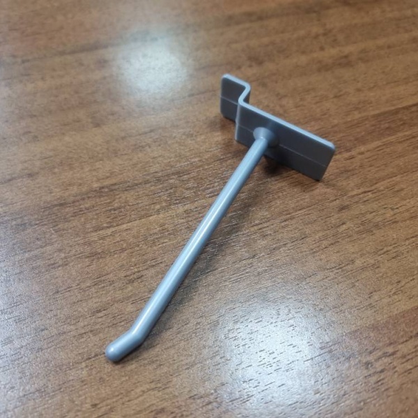 kryuchok-dlya-ekonompanelej-plastikovyj-metallik-100mm-d-5mm_01