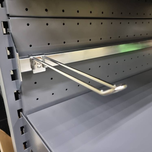 kryuchok-dvojnoj-200mm-na-pryamougolnuyu-trubu-30h15mm-hdpa302_01