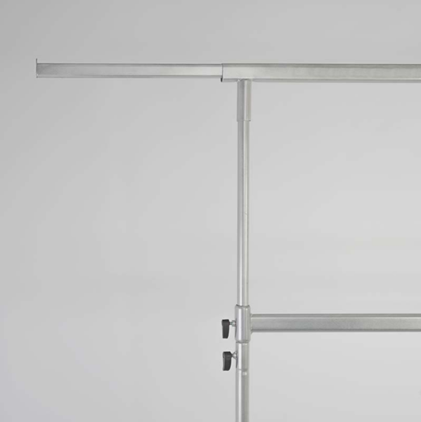 rejl-veshalka-stojka-na-kolesah-dva-yarusa-napol'naya-cvet-seryj-02