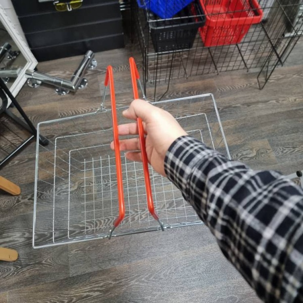 korzina-pokupatel'skaya-dlya-torgovogo-zala-obem-20-litrov-cink-krasnyj_03