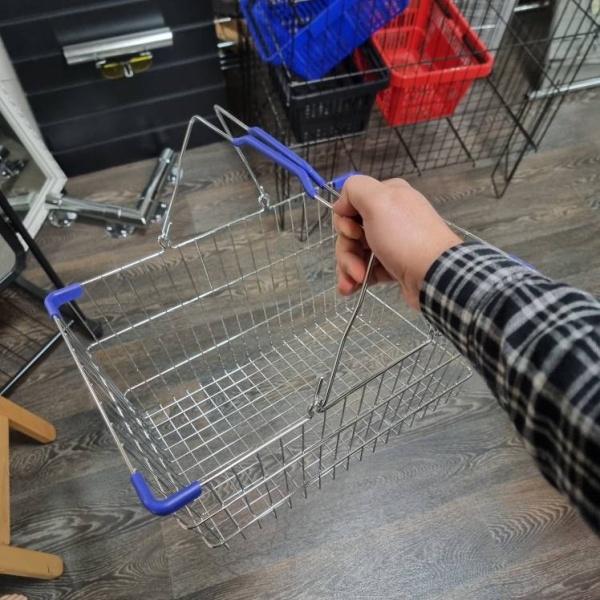 korzina-pokupatel'skaya-metallicheskaya-hrom-sinij-obem-22-litra-YLD031M_01