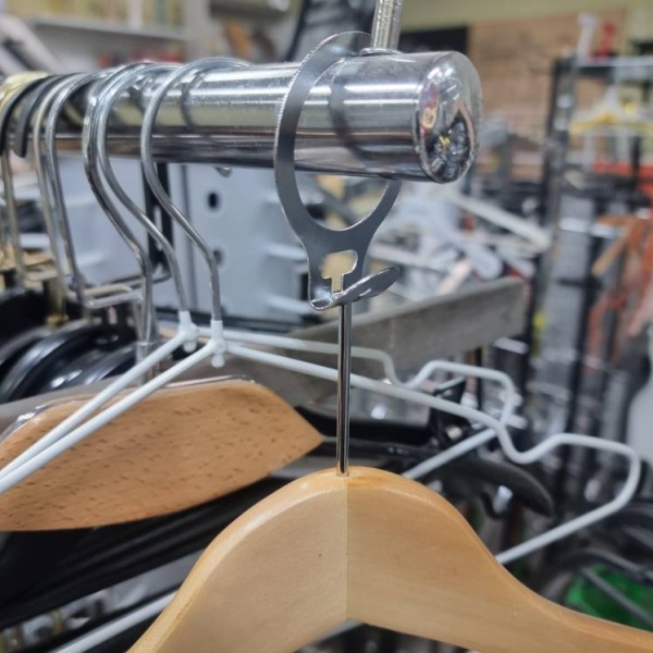 veshalka-antivandalnaya-derevyannaya-445mm-cvet-svetloe-derevo-av66_01