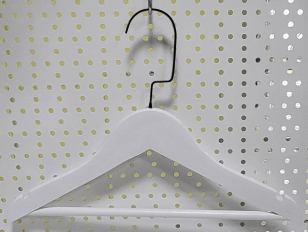 вешалка-детская-деревянная-белая-с-черным-крючком-с-перекладиной-320мм-3205Ч_01