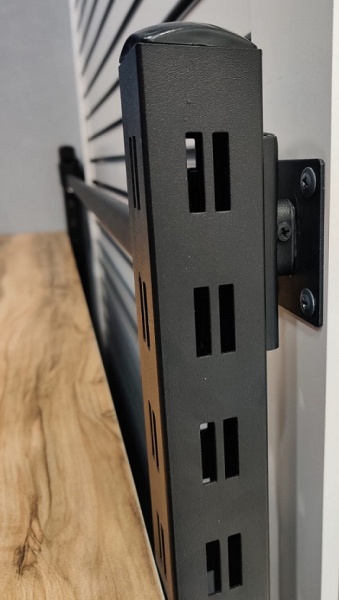 stojka-perforirovannaya-sechenie-40h40mm-dlina-1500mm-cvet-chernyj-tp01-15b_01