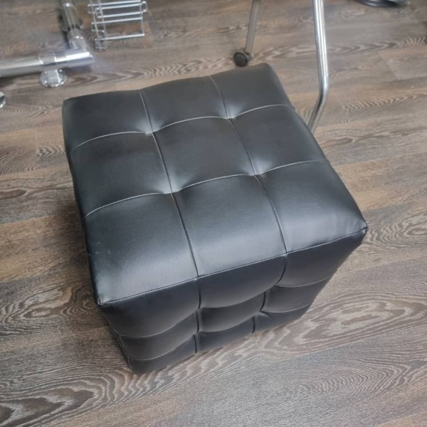 pufik-banketka-myagkij-chernyj-400-400-400mm_03