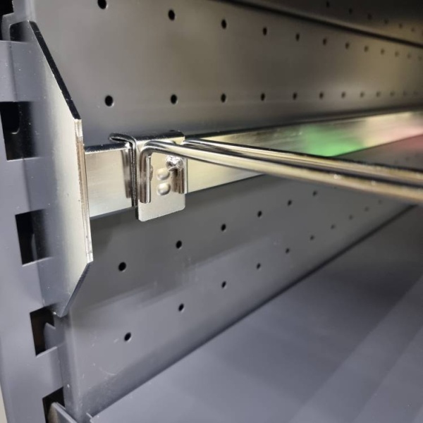 kryuchok-dvojnoj-200mm-na-pryamougolnuyu-trubu-30h15mm-hdpa302_03