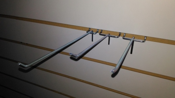 Kryuchok_dlya_ekonompanelej_04