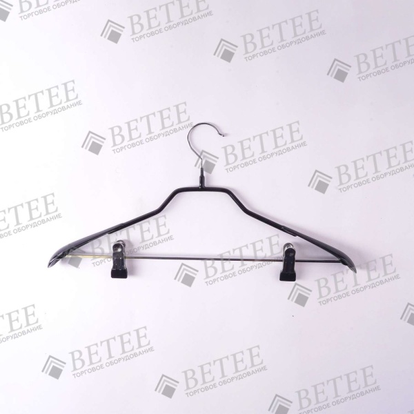 veshalka-metallicheskaya-prorezinennaya-s-prishchepkami-i-perekladinoj-l-440mm-a026-chern_01