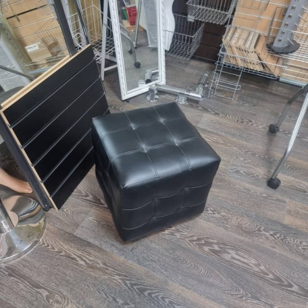 pufik-banketka-myagkij-chernyj-400-400-400mm_02