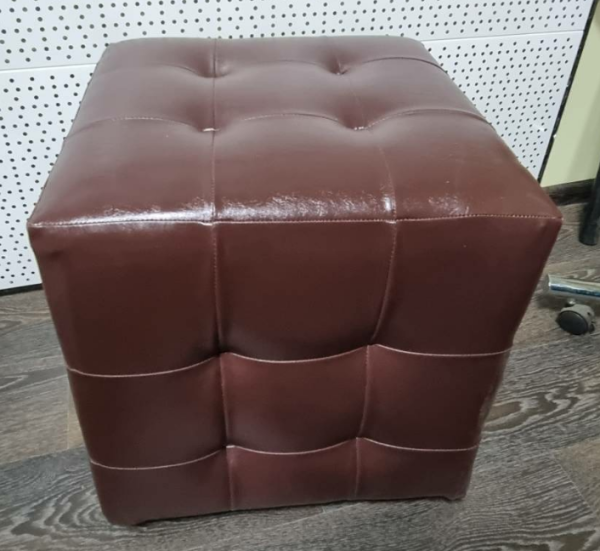 pufik-myagkiy-korichnevyy