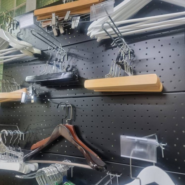 perforaciya-nastennaya-metallicheskaya-cvet-chernyj-2000h1000mm_01