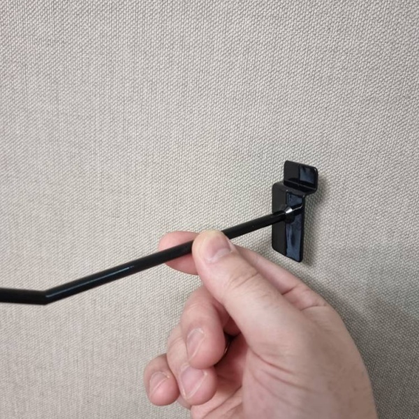 kryuchok-dlya-ekonompanelej-plastikovyj-chernyj-150mm-d-6mm-art-ssp-150-6b_02