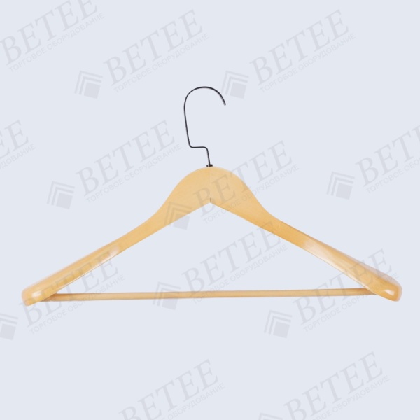 derevyannaya-veshalka-plechiki-obemnaya-dlina-440mm-svetloe-derevo-kryuchok-ploskij-chernyj-C305D-01