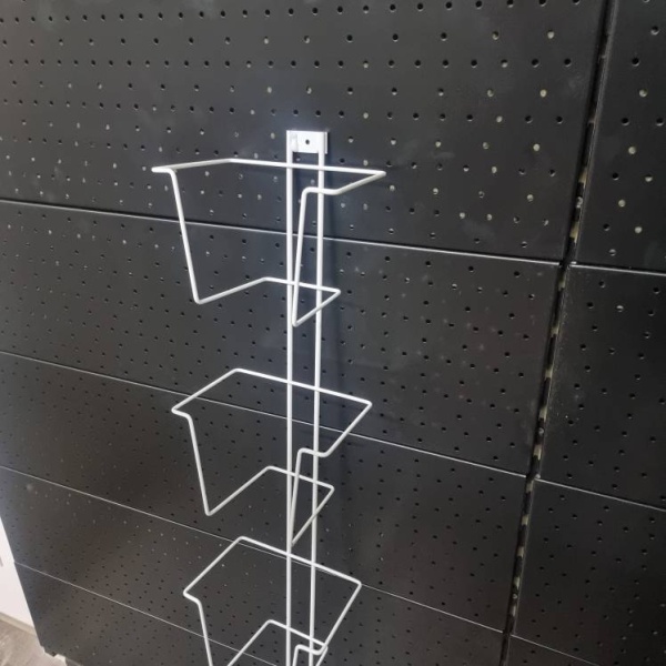 displej-dlya-kolgot-nastennyj-na-5-karmanov-vysota-120sm-d5k_02