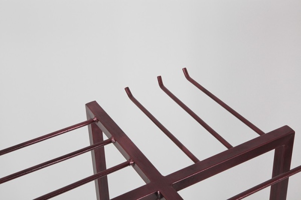 veshalo-s-kryuchkami