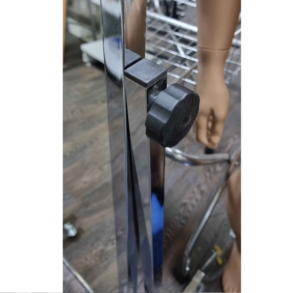 zerkalo_napol'noe_v_rame_hrom_AST03_01