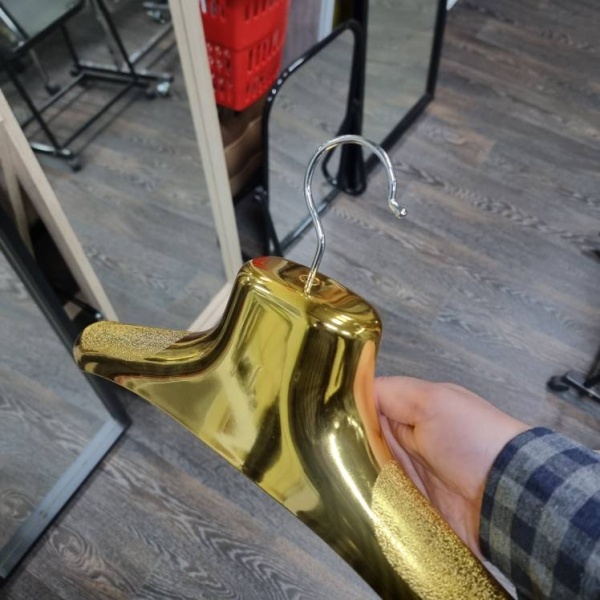 вешалка-для-одежды-объемная-золото-AM181G_03