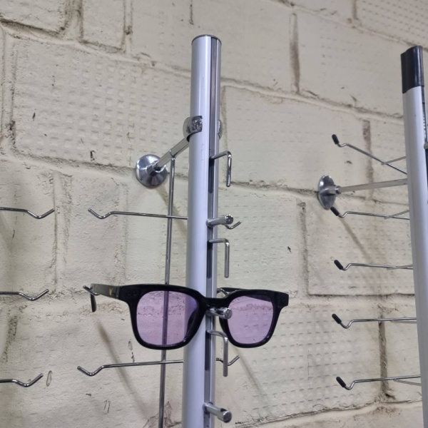 ctojka_dlya_ochkov_s_zamkom_HG14_01