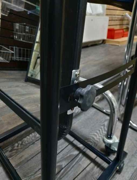 zerkalo-napol'noe-na-kolesah-02